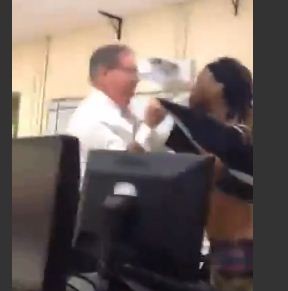 Tələbədən yaşlı müəllimə amansız hərəkət - VİDEO/18