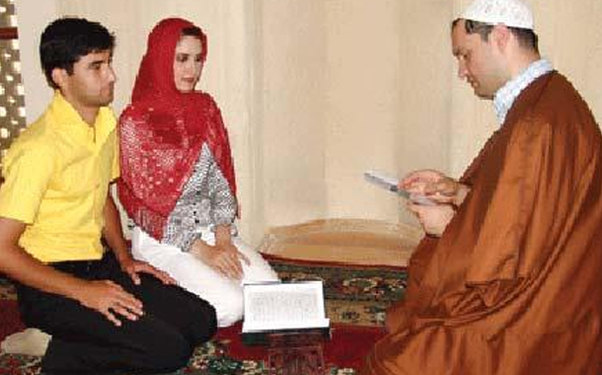 Bakıda qadınları 20 manatlıq siğə edirlər