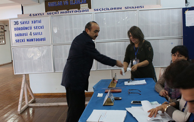 Prezidentin köməkçisi səs verdi