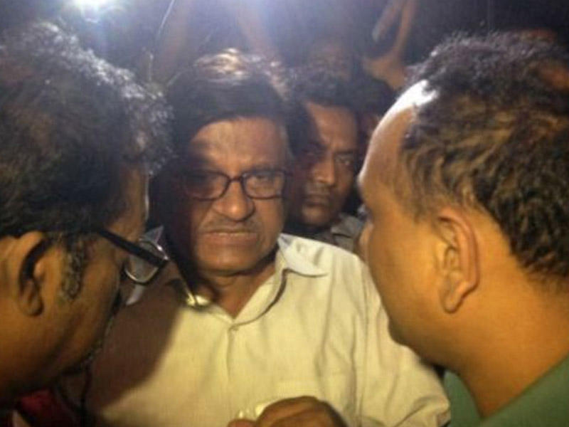 Banqladeş: dünyəvi naşir qətlə yetirilib