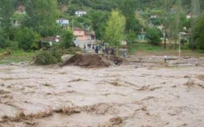 Güclü yağış Cəlilabadda bir neçə körpünü uçurtdu