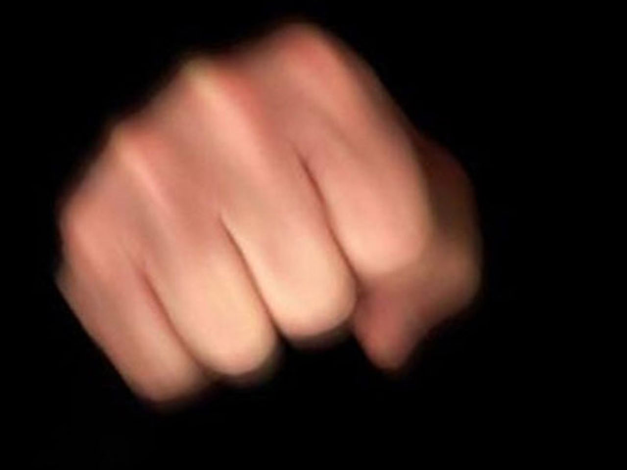 Bir yumruq zərbəsi ilə tanışını öldürən satıcı 11 il cəza ald