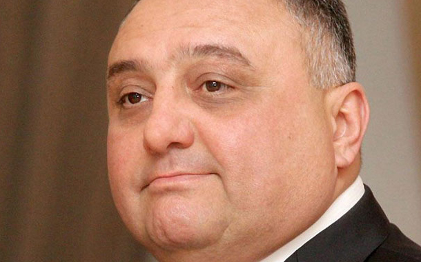 Eldar Mahmudov atasına qoyulan heykəl