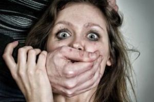 Qadınlara təcavüz edib, cinsi orqanlarını kəsdi