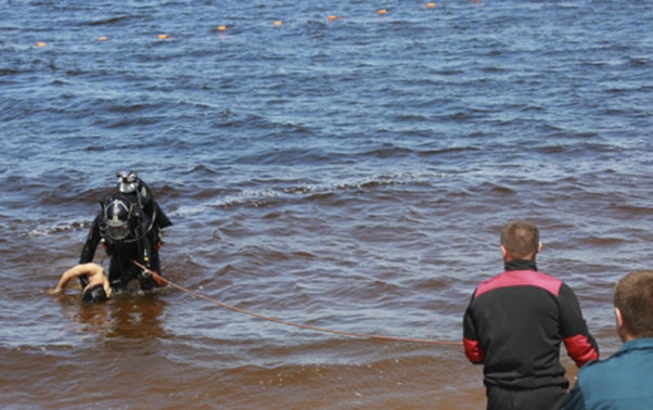 Qadın çimərlikdə intihar etmək istədi