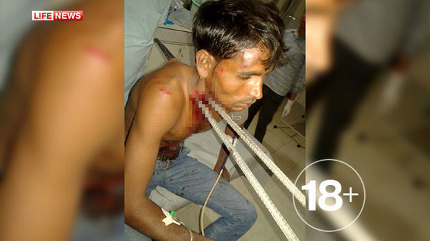 Hindistanda bayker armaturla dolu yük maşınına çırpılıb