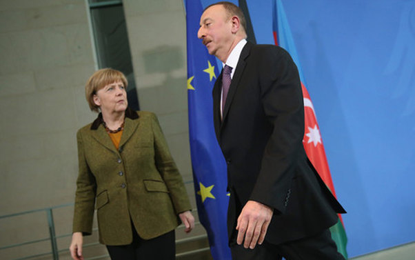 İlham Əliyevdən Merkelə məktub