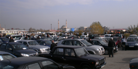 Gömrük rüsumundan azad olunan mallar arasında avtomobillər də varmı?