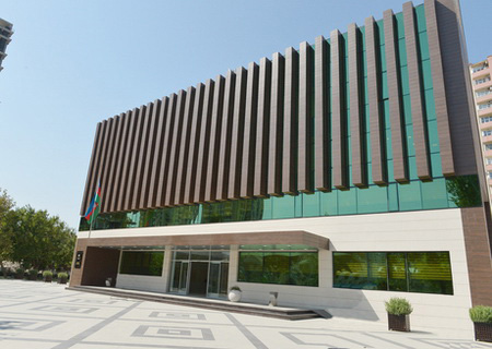 Eldar Mahmudovun daha bir qohumu işdən çıxarıldı