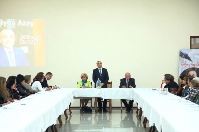 Azay Quliyev təhsil işçiləri ilə görüşüb