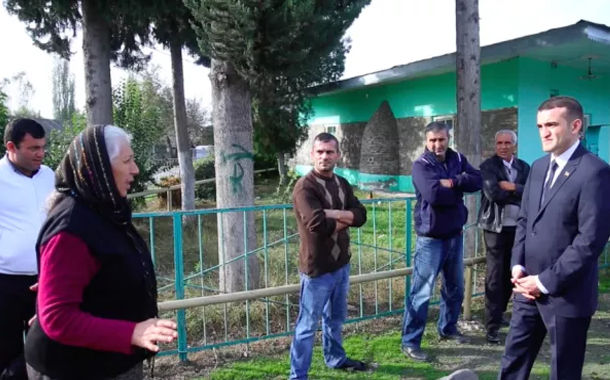 “Bizim qayğılarımızla maraqlanan deputat istəyirik”