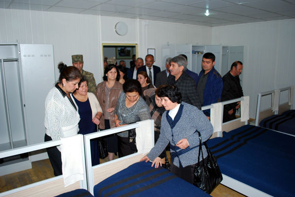 Xalq ordusu ilə yaxından tanış oldu