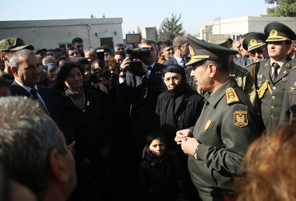 Zakir Həsənov hərbi hissələrdə keçirilən