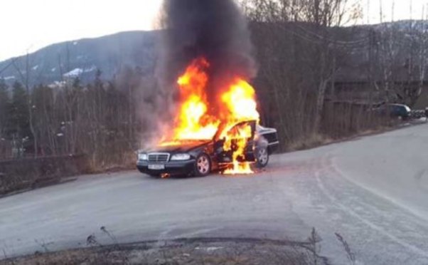 Qobustanda və Masazırda maşın yanıb