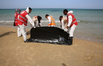 Çimərlikdə 40 miqrantın meyiti tapıldı