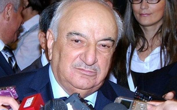 Abid Şərifov “Sovetski”də həbs olunan komitə sədrini azadlığa buraxdırıb