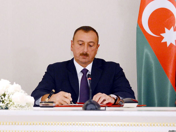 İlham Əliyev Yaqub Eyyubovu təltif etdi