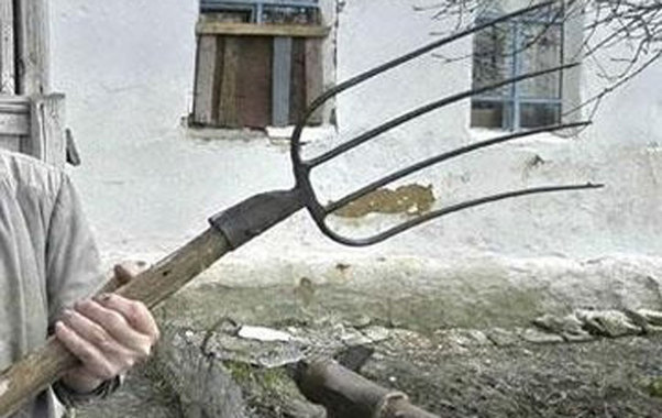 Azərbaycanda qayınata gəlini amansızlıqla öldürdü