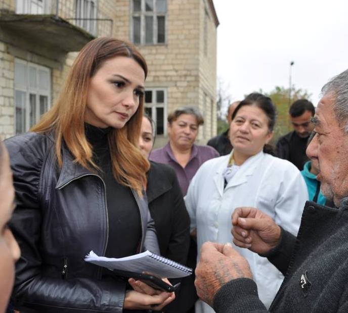 Qənirə Paşayeva Xatınlı kəndində seçicilərlə görüşdü
