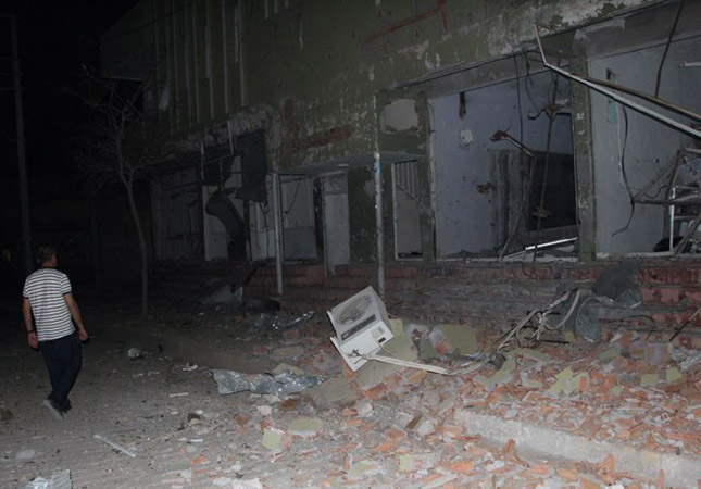 Türkiyədə bomba yüklənmiş maşın partladıldı