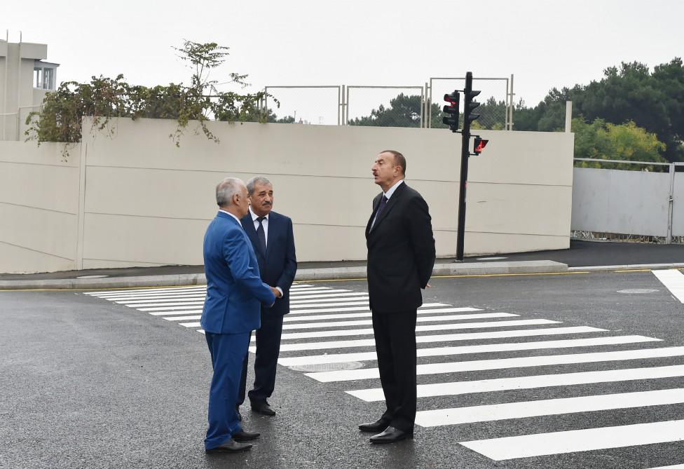 Prezident İlham Əliyev Bakıda yeni salınan yolların, parkların, yenidən qurulan küçə və prospektlərin açılışında iştirak edib