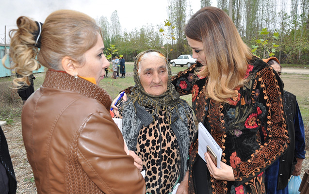 Qənirə Paşayeva Bozalqanlıda seçicilərlə görüşdü