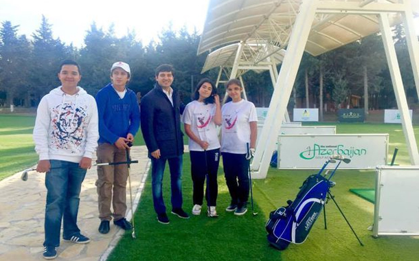 Anar Məmmədov yeniyetmə qolfçularla görüşdü