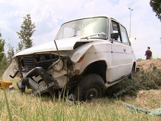 Avtomobil dərəyə yuvarlandı - Xəsarət alanlar var