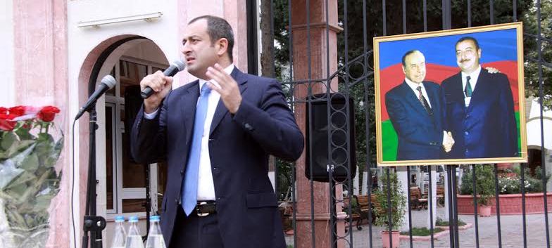 Adil Əliyev görüşlərini uğurla davam etdirir