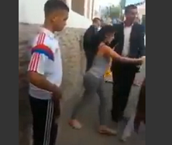 Şalvar geyinən qızlara hücum etdilər