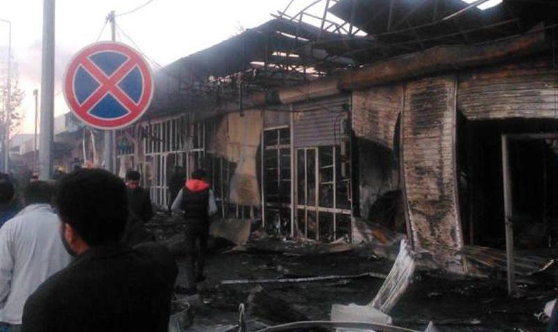 Ticarət mərkəzi kül oldu, sahibkarlar ziyana düşdülər