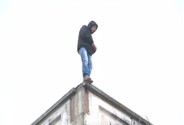 ​Bakıda intihar cəhd