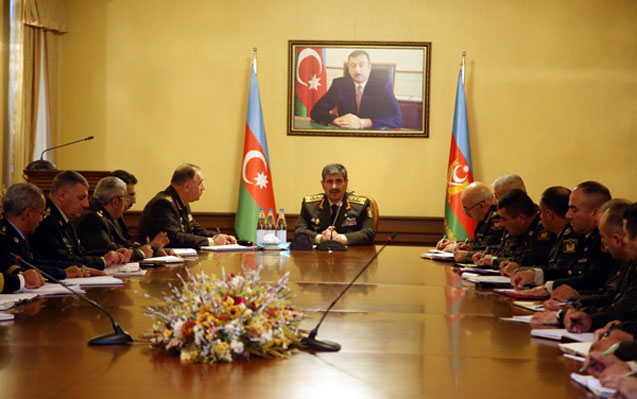 Zakir Həsənov rəhbər zabit heyətini topladı