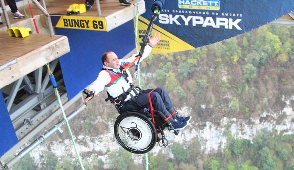 Azərbaycanlı paralimpiyaçının ekstremal tullanışı