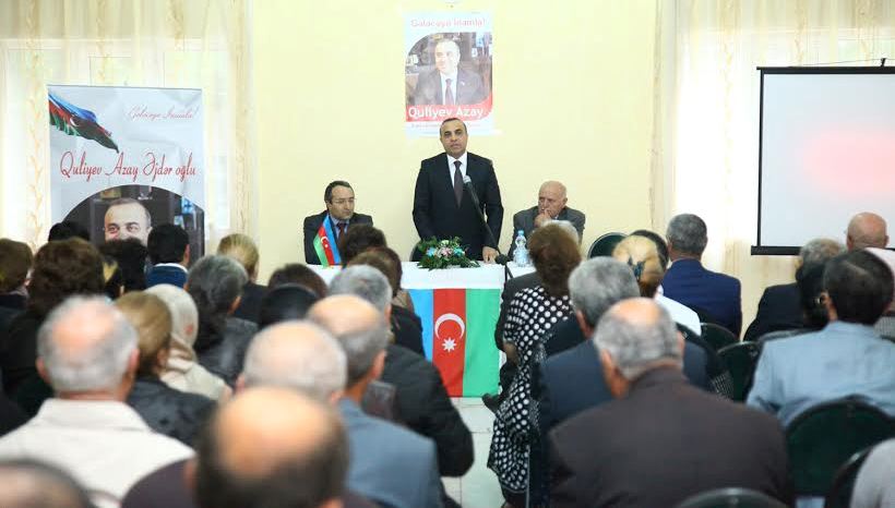 Azay Quliyev 7-ci mikrorayon sakinləri ilə görüşdü