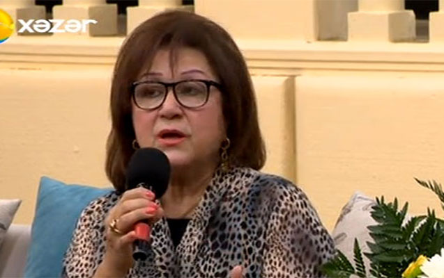 “Aparıcılar oturuşlarına fikir versin”