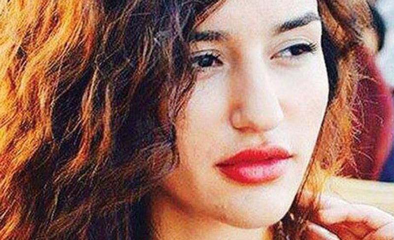 18 qohumunu bir anda itirdi