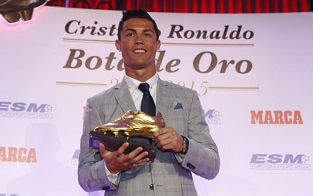 Ronaldo “qızıl buts” aldı