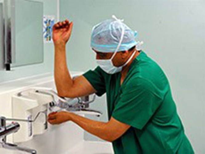 Daha iki xəstəyə böyrək köçürüldü