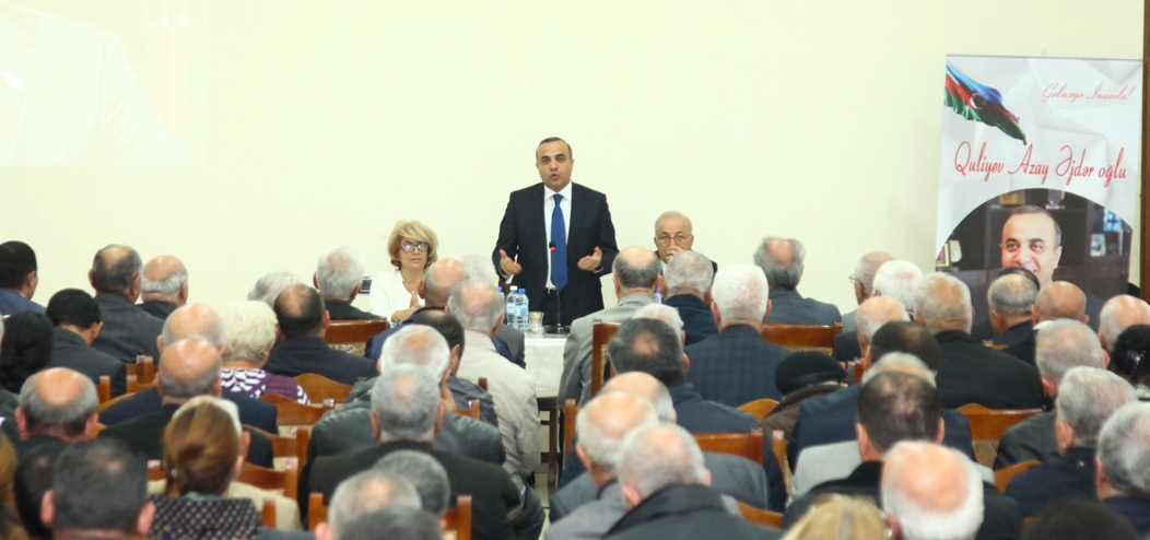 Azay Quliyev rayon ağsaqqallarının xeyir-duasını aldı