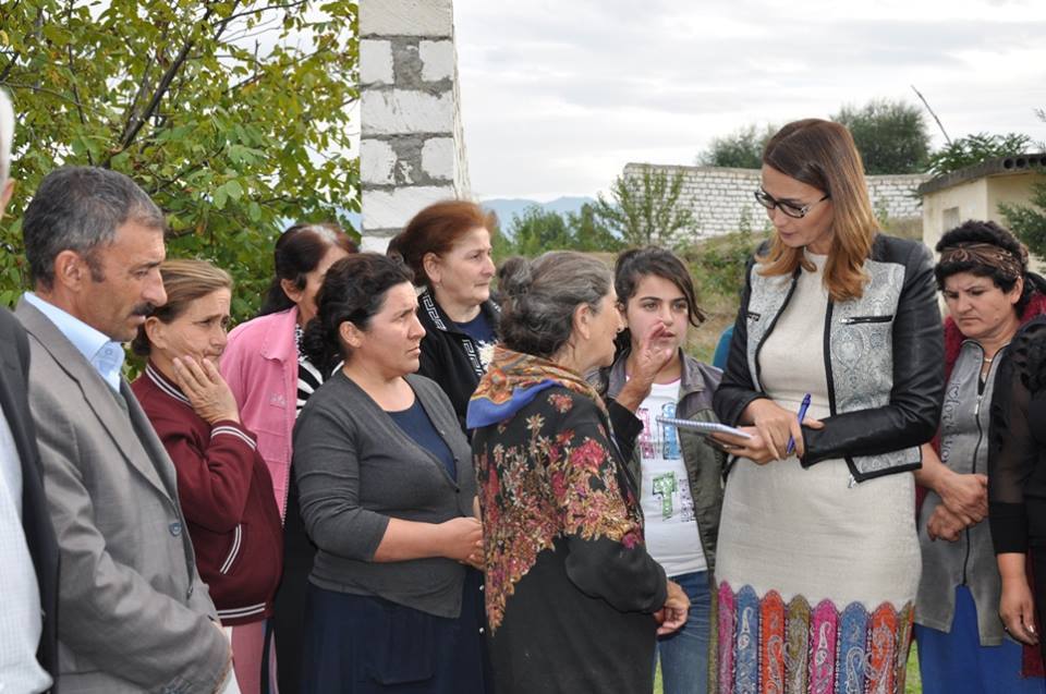 Millət vəkili Qənirə Paşayeva Ermənistanla ön cəbhədə Ağdam kəndində seçicilərlə görüşüb