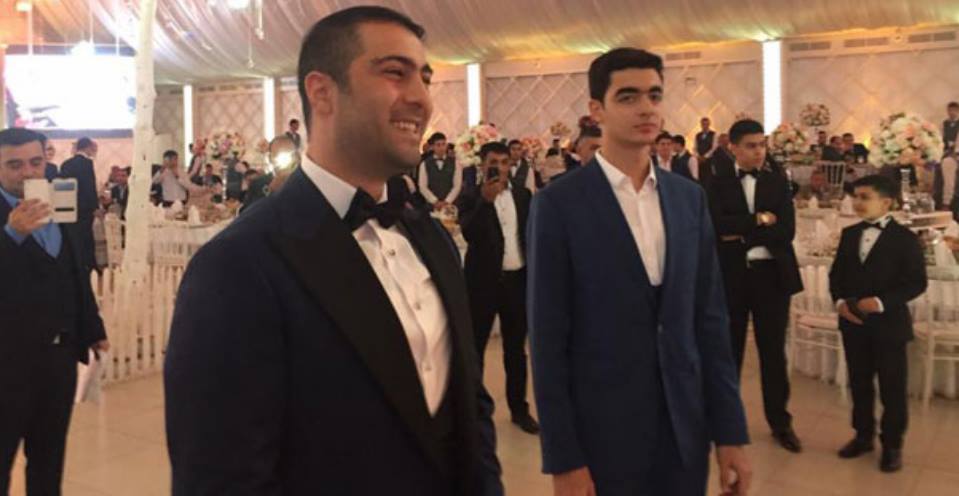 Namiq Qaraçuxurlunun toyu belə keçir