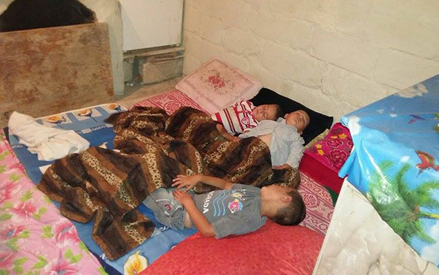 Əri evi yandırdı, ailə küçədə qaldı