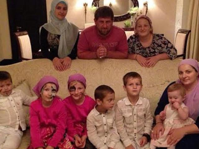 Prezidentin qızları klipə çəkildi