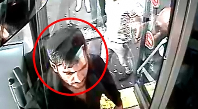 Bakıda sərnişin sürücünü döydü