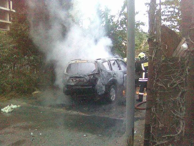 Bakıda maşın yanıb kül oldu