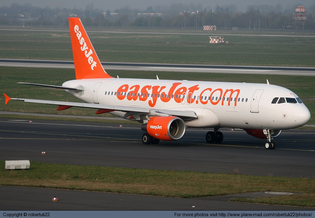 Pilotun huşunu itirməsi səbəbindən təyyarə məcburi eniş etdi