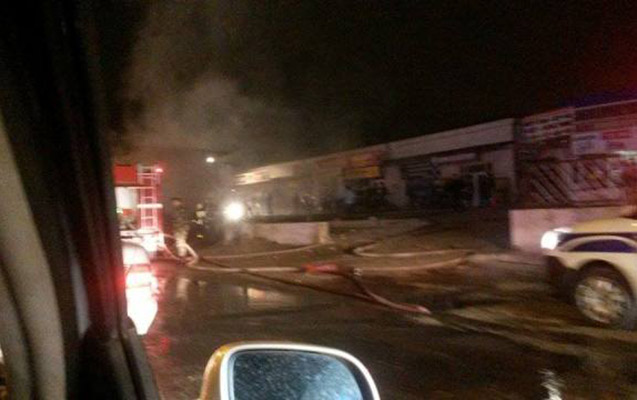 Bakıda maşın bazarı yandı