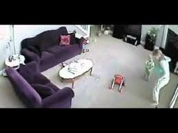 Pişik uşağa qışqıran dayəni cəzalandırdı