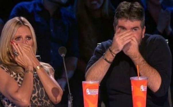 Səhnədə etdikləri ilə hər kəsi şoka saldı